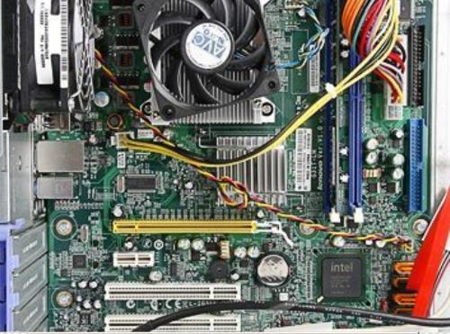 計(jì)算機(jī)主機(jī)硬件 一窺主機(jī)內(nèi)部結(jié)構(gòu)圖